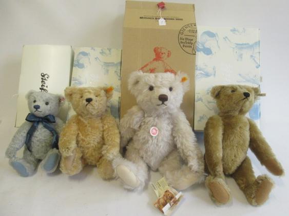 Four boxed Steiff bears Image