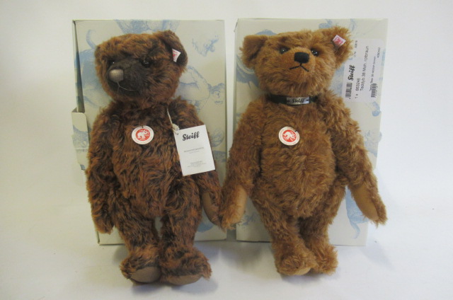 Two Steiff teddy bears Image