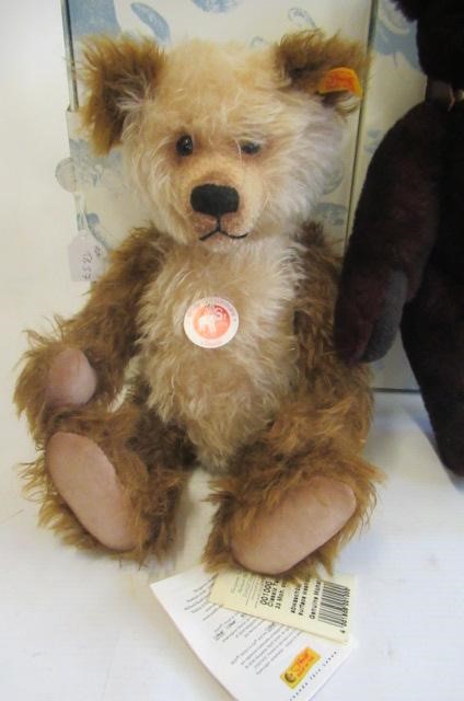 Two Steiff teddy bears Image