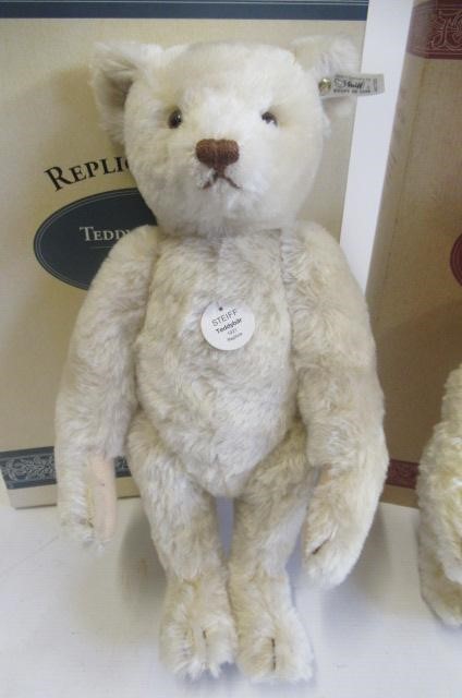 Two boxed Steiff teddy bears Image