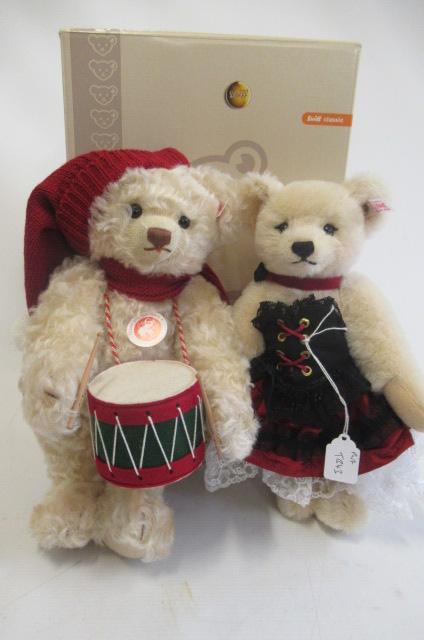 Two Steiff bears Image