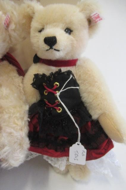 Two Steiff bears Image