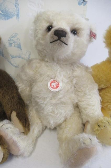 Three Steiff bears Image