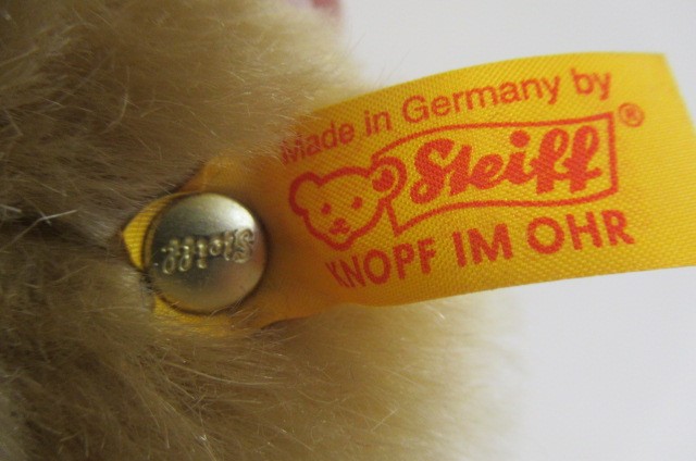 A large Steiff 1906 replica teddy bear Image