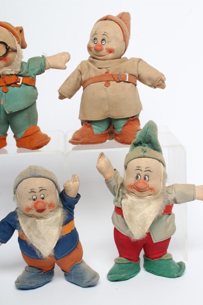 A pre-war Chad Valley Snow White & the Seven Dwarfs Image