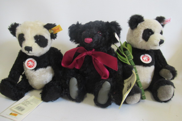 Three Steiff bears Image