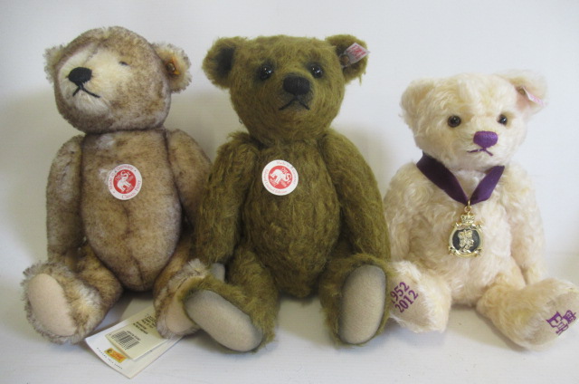 Three Steiff bears Image
