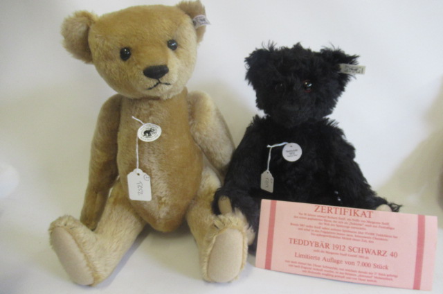 Two Steiff bears Image