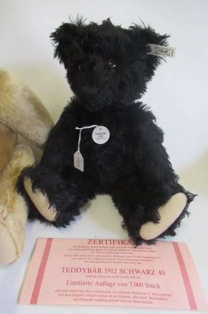 Two Steiff bears Image