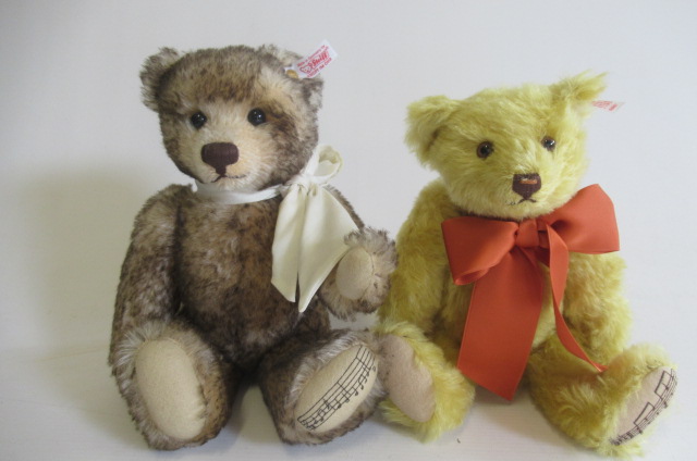 Two Steiff musical bears Image