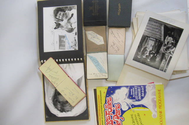 A large collection of autographs Image