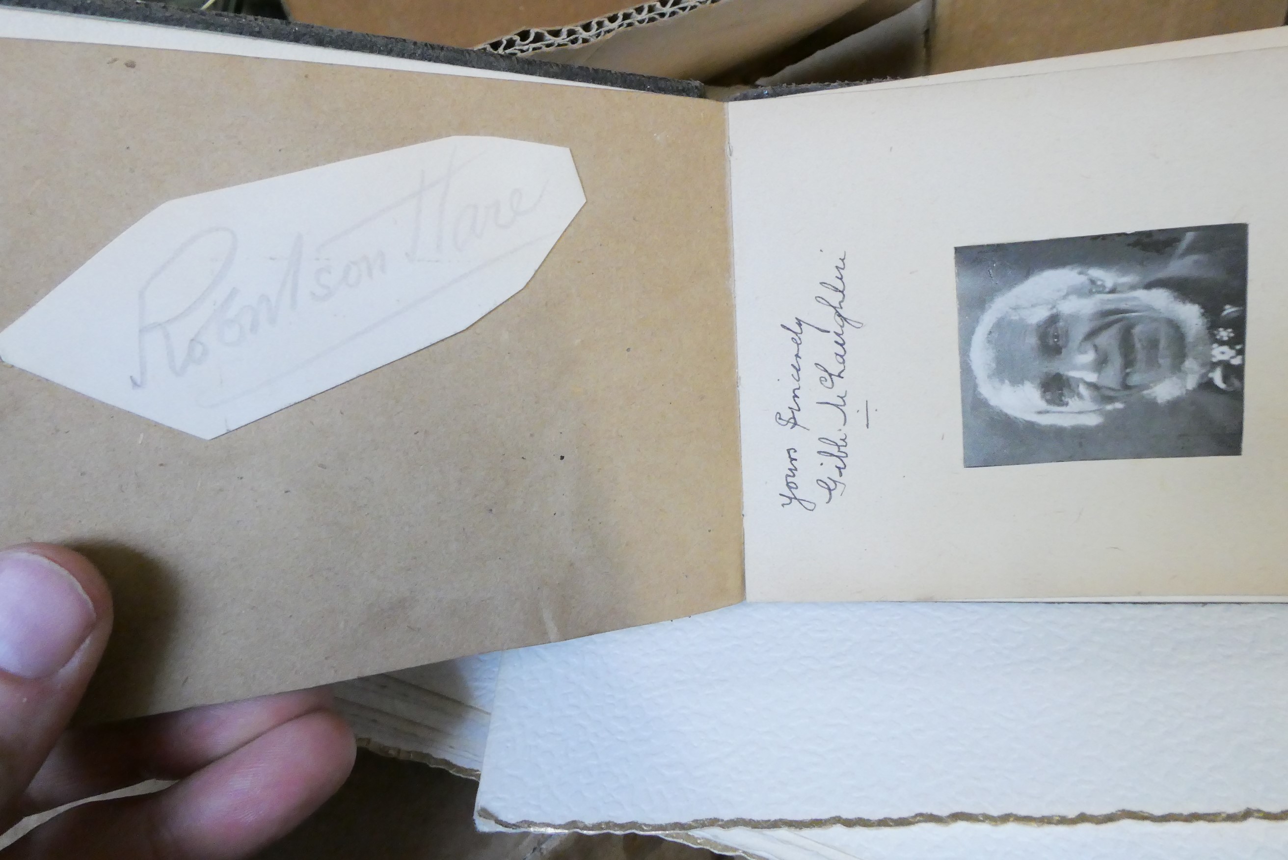 A large collection of autographs Image