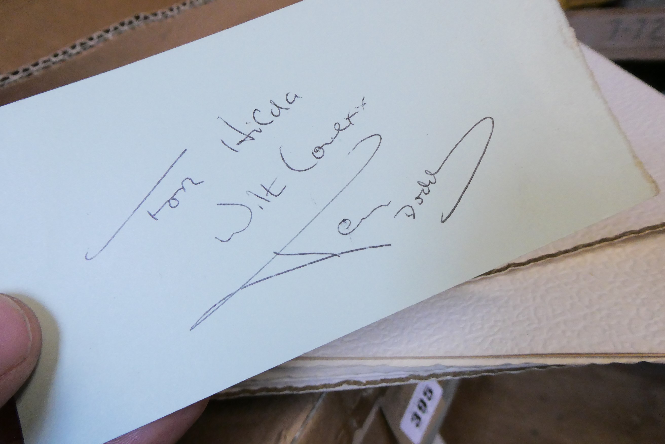 A large collection of autographs Image