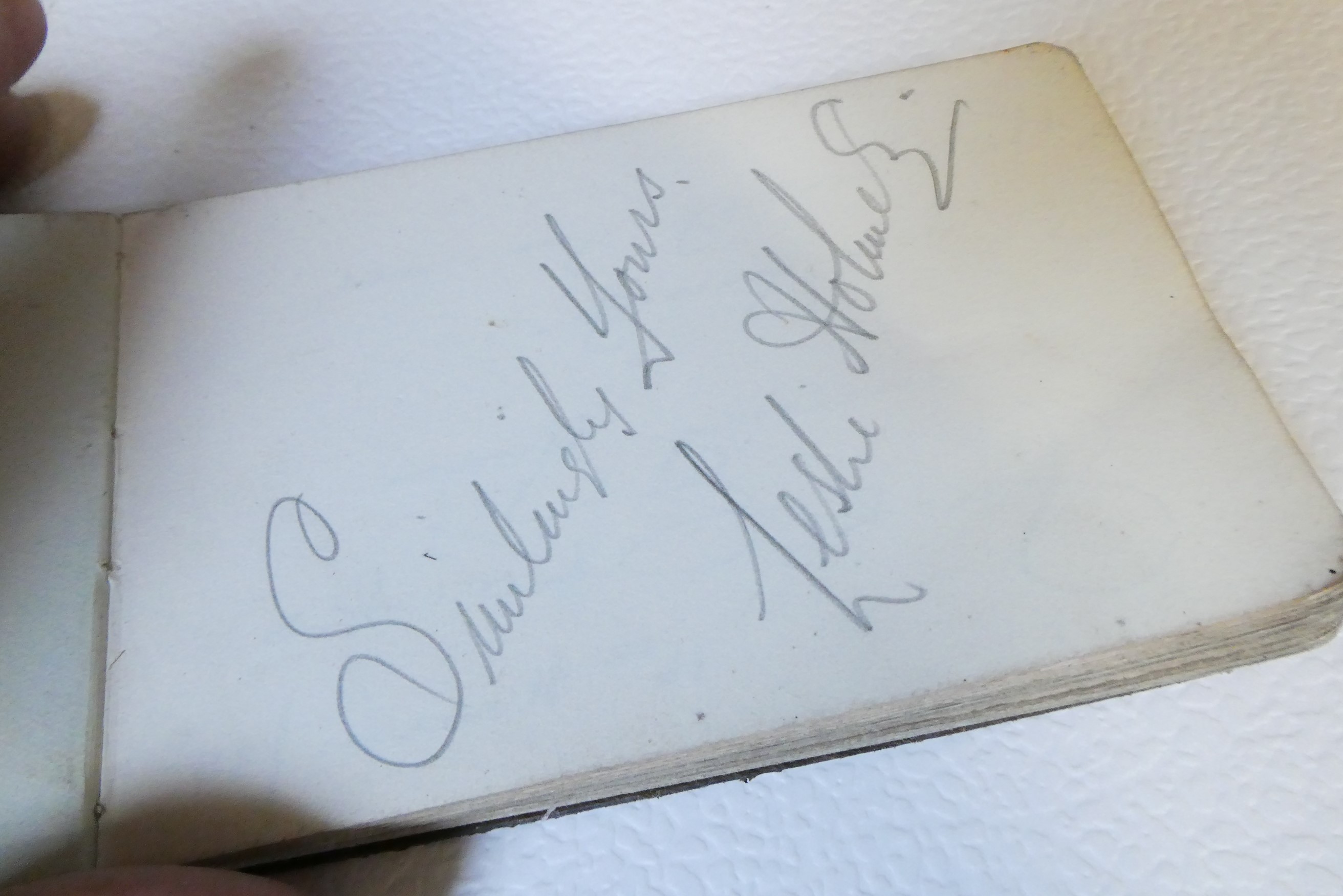 A large collection of autographs Image