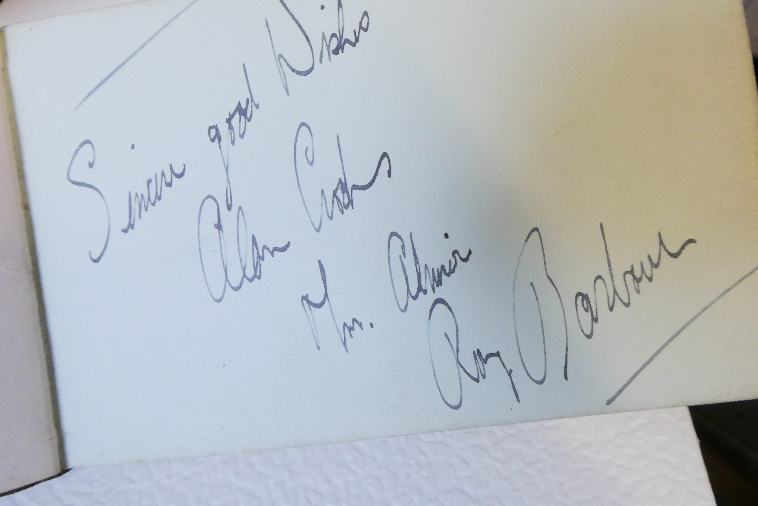 A large collection of autographs Image