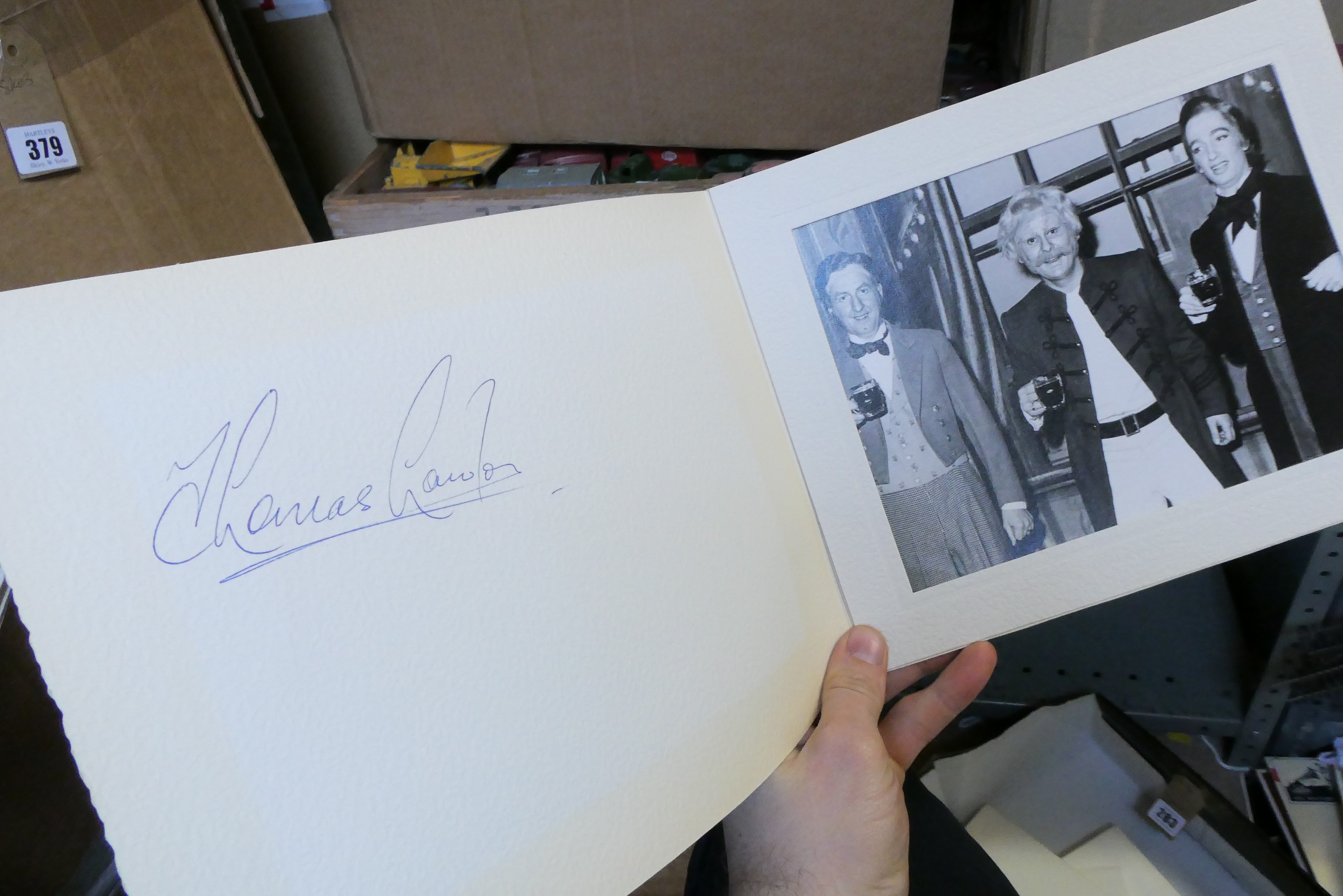 A large collection of autographs Image