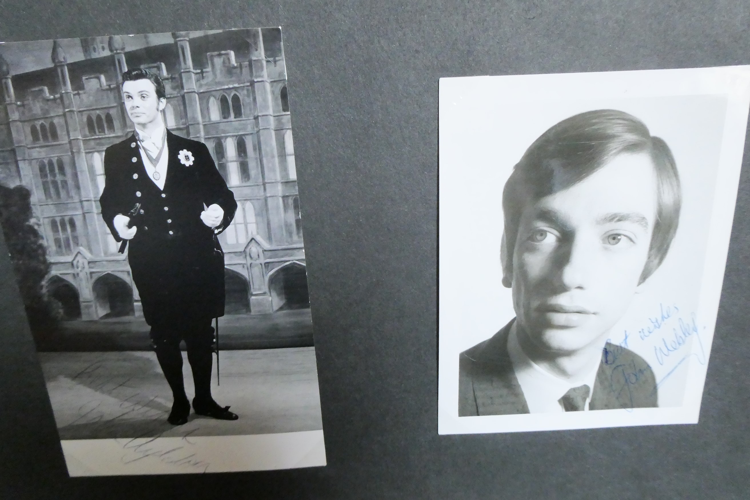 A large collection of autographs Image