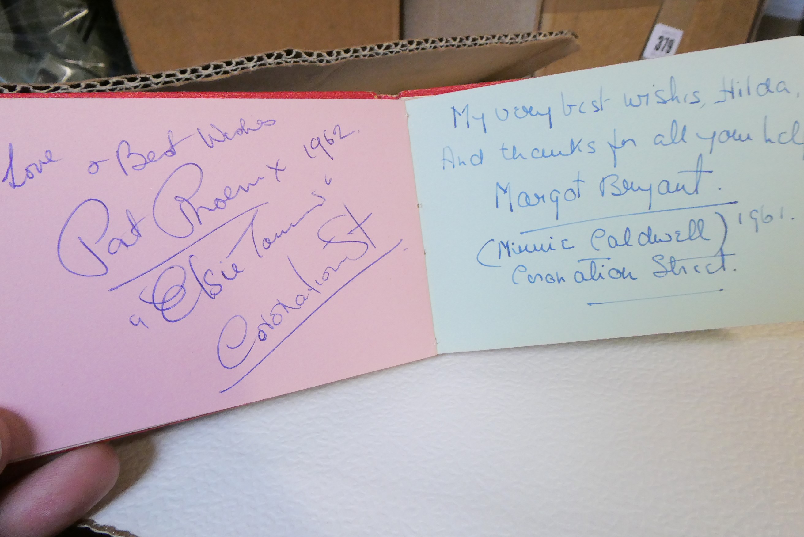 A large collection of autographs Image