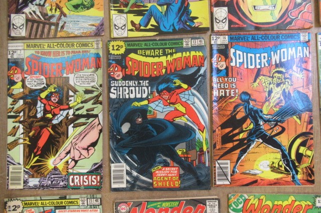 5 Marvel & DC female super hero comics Image