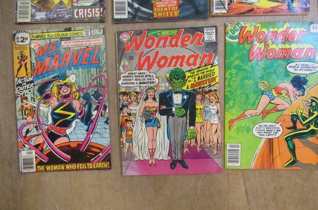 5 Marvel & DC female super hero comics Image