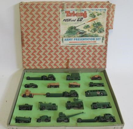 Triang Minic Push-and-Go Army Presentation Set with army vehicles Image