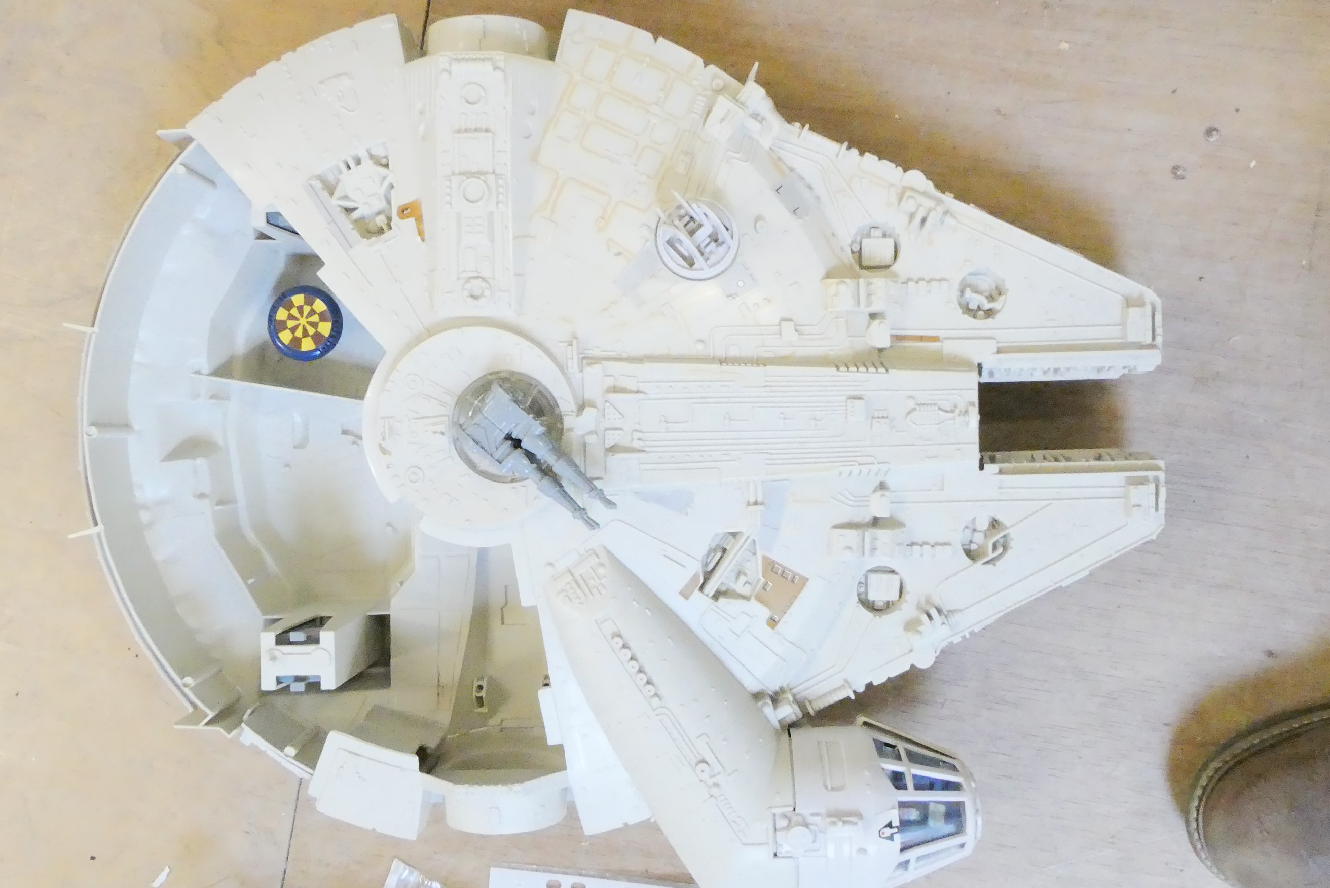 Palitoy Millenium Falcon Spaceship with battle Alert with sticker sheet and instructions Image