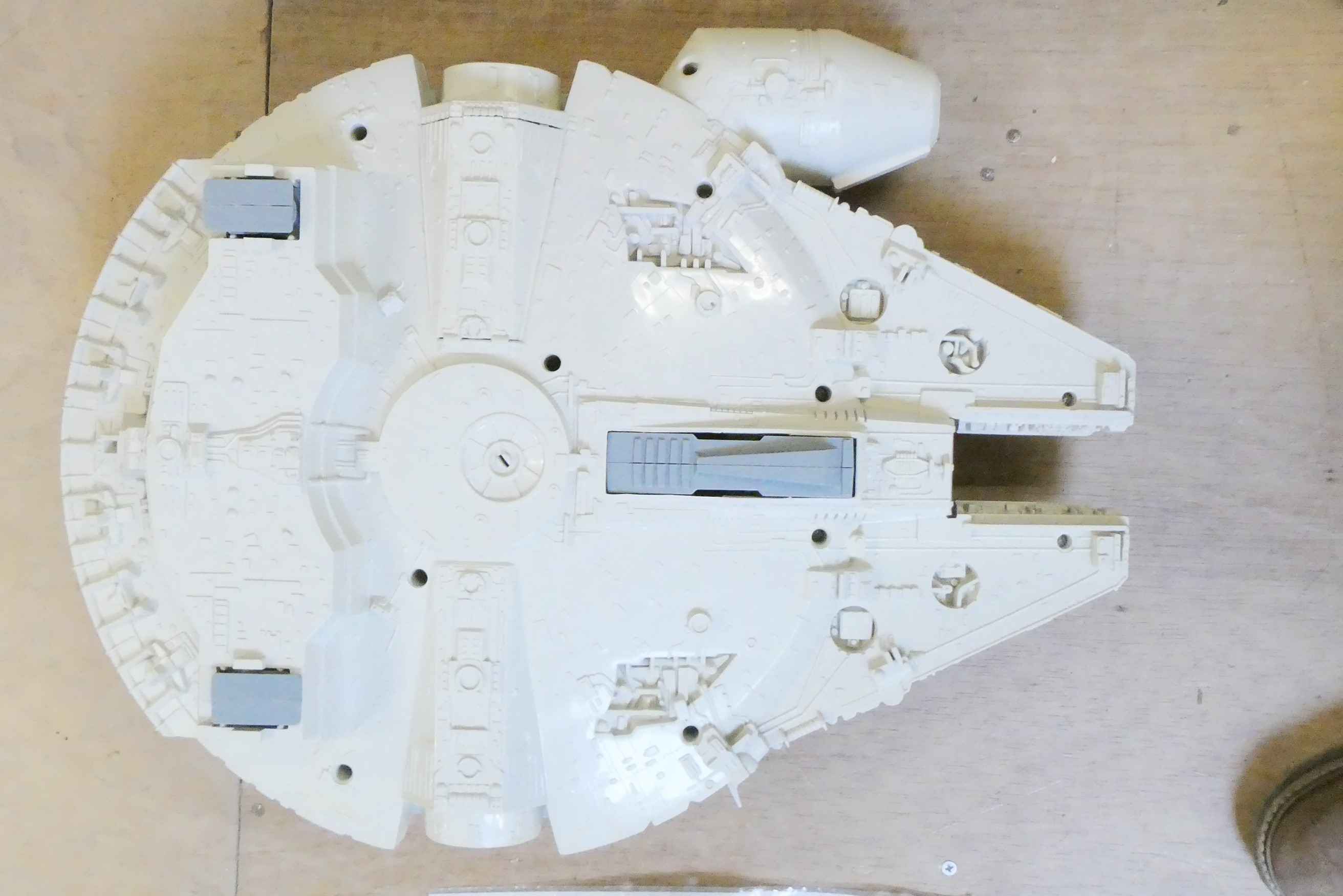 Palitoy Millenium Falcon Spaceship with battle Alert with sticker sheet and instructions Image