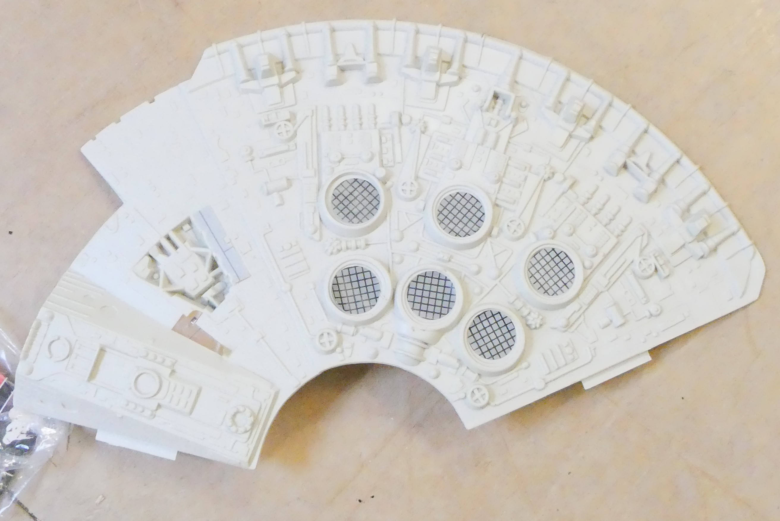 Palitoy Millenium Falcon Spaceship with battle Alert with sticker sheet and instructions Image