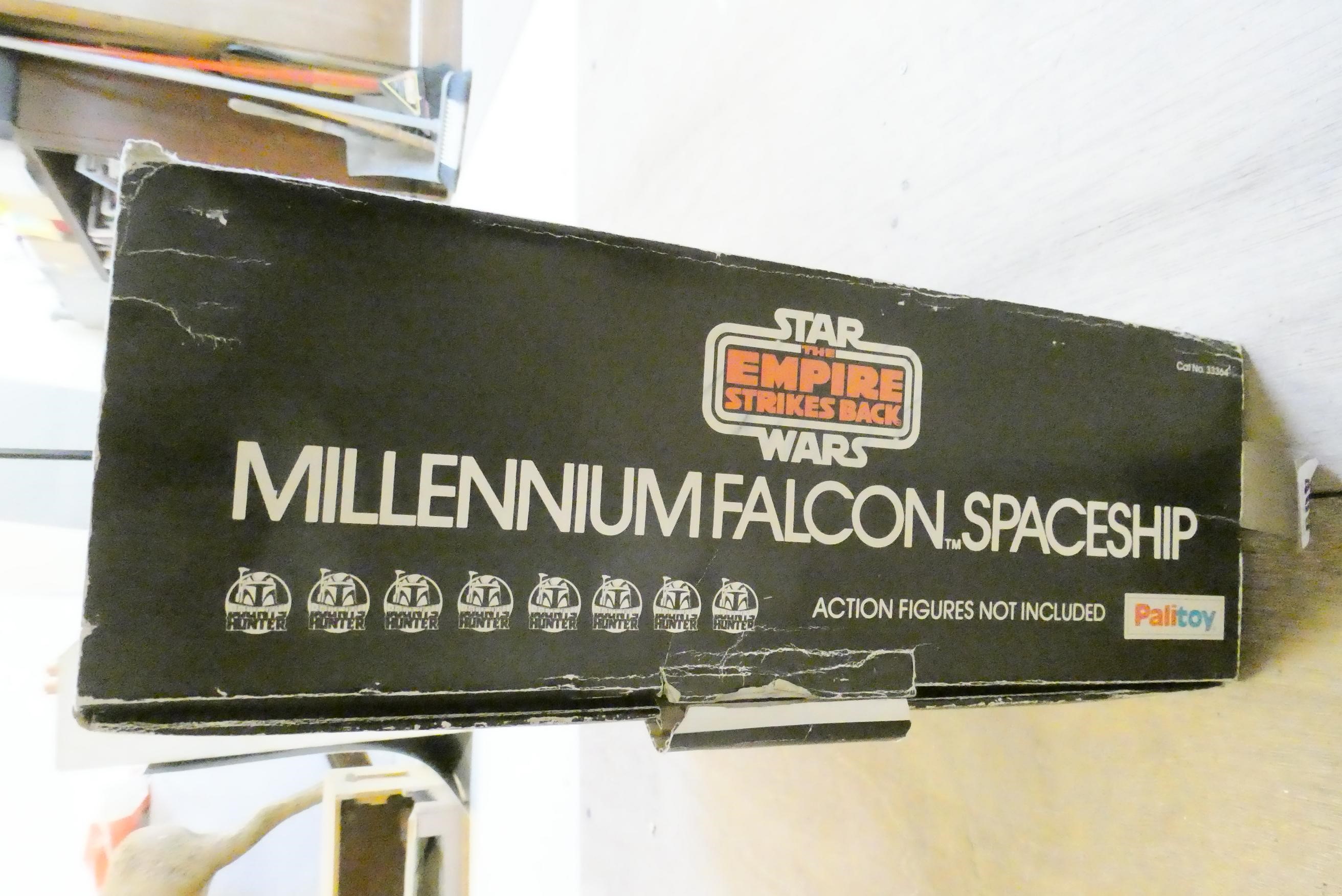 Palitoy Millenium Falcon Spaceship with battle Alert with sticker sheet and instructions Image