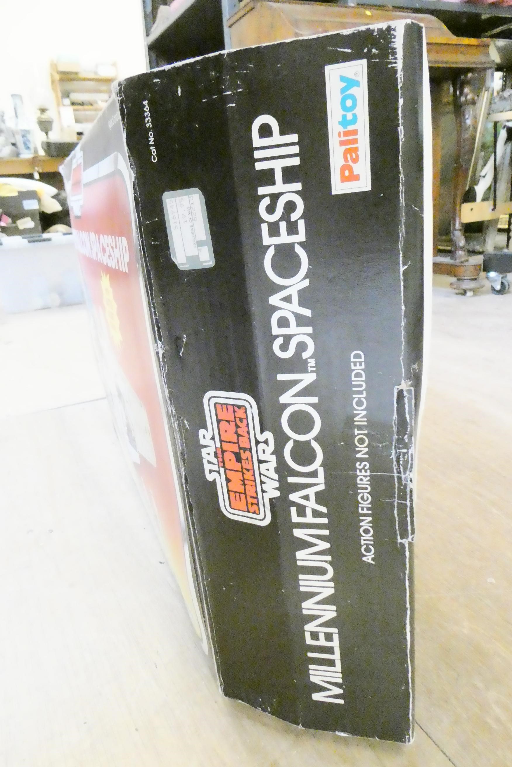 Palitoy Millenium Falcon Spaceship with battle Alert with sticker sheet and instructions Image