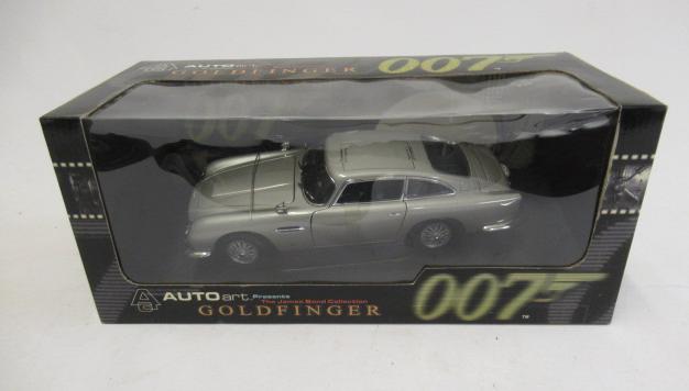 Auto Art James Bond Goldfinger Aston Martin DB5 Image