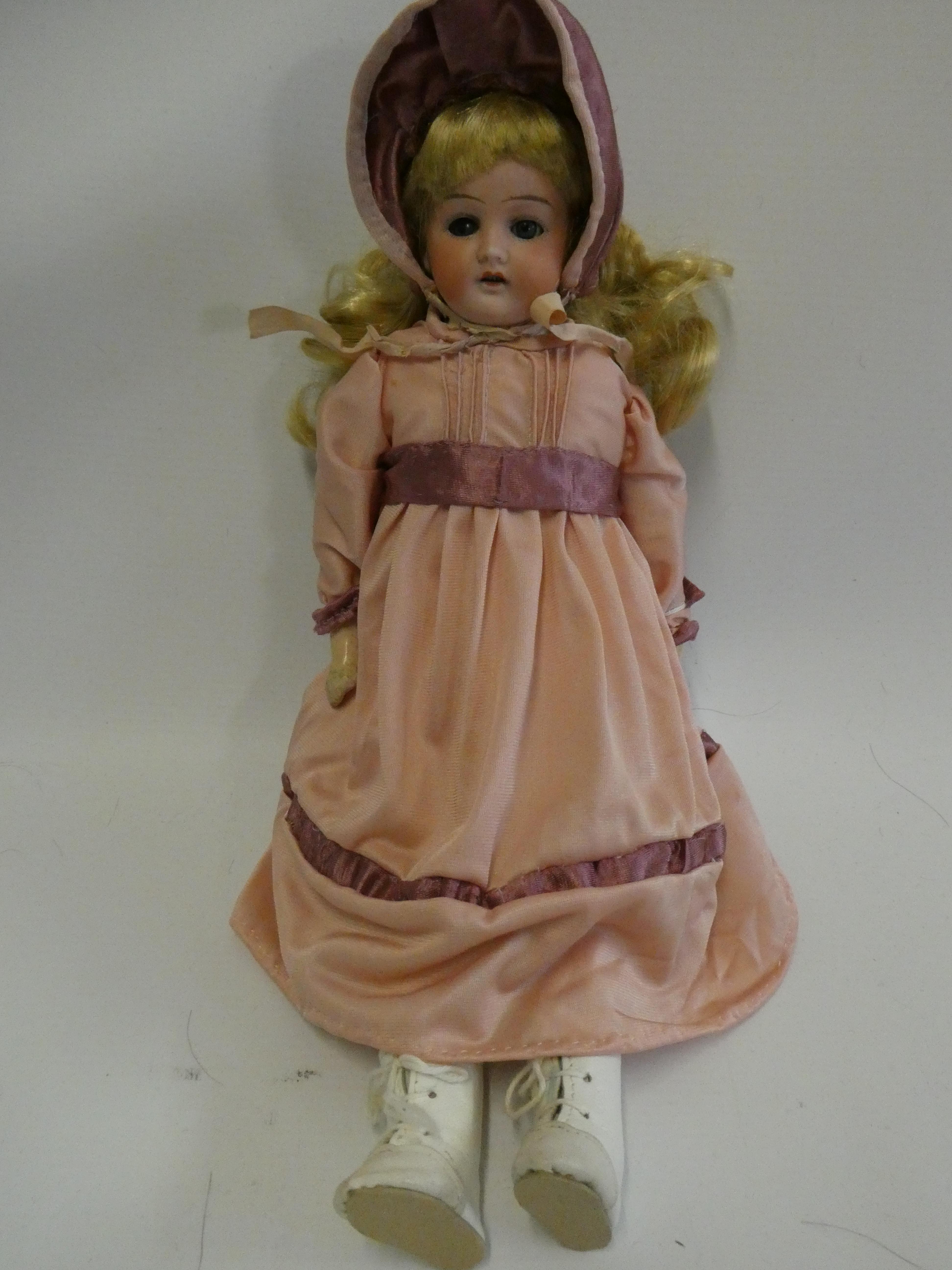 Cuno & Otto Dressel bisque shoulder head doll Image