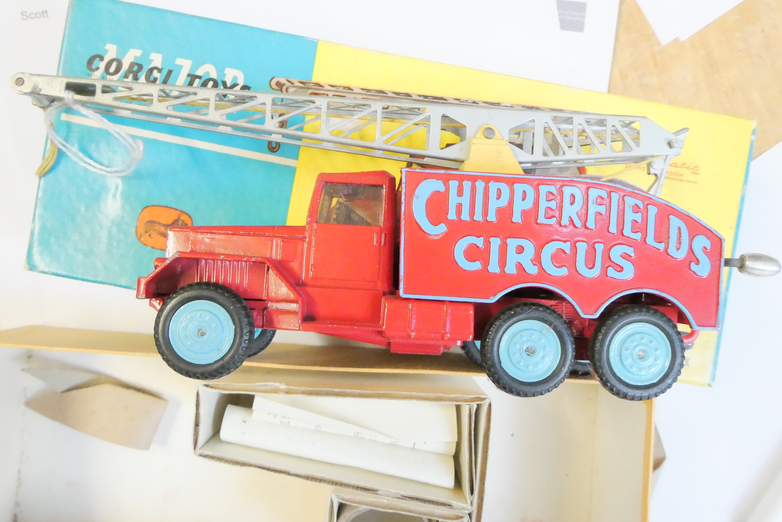 Corgi 1121 Chipperfields Circus crane truck Image