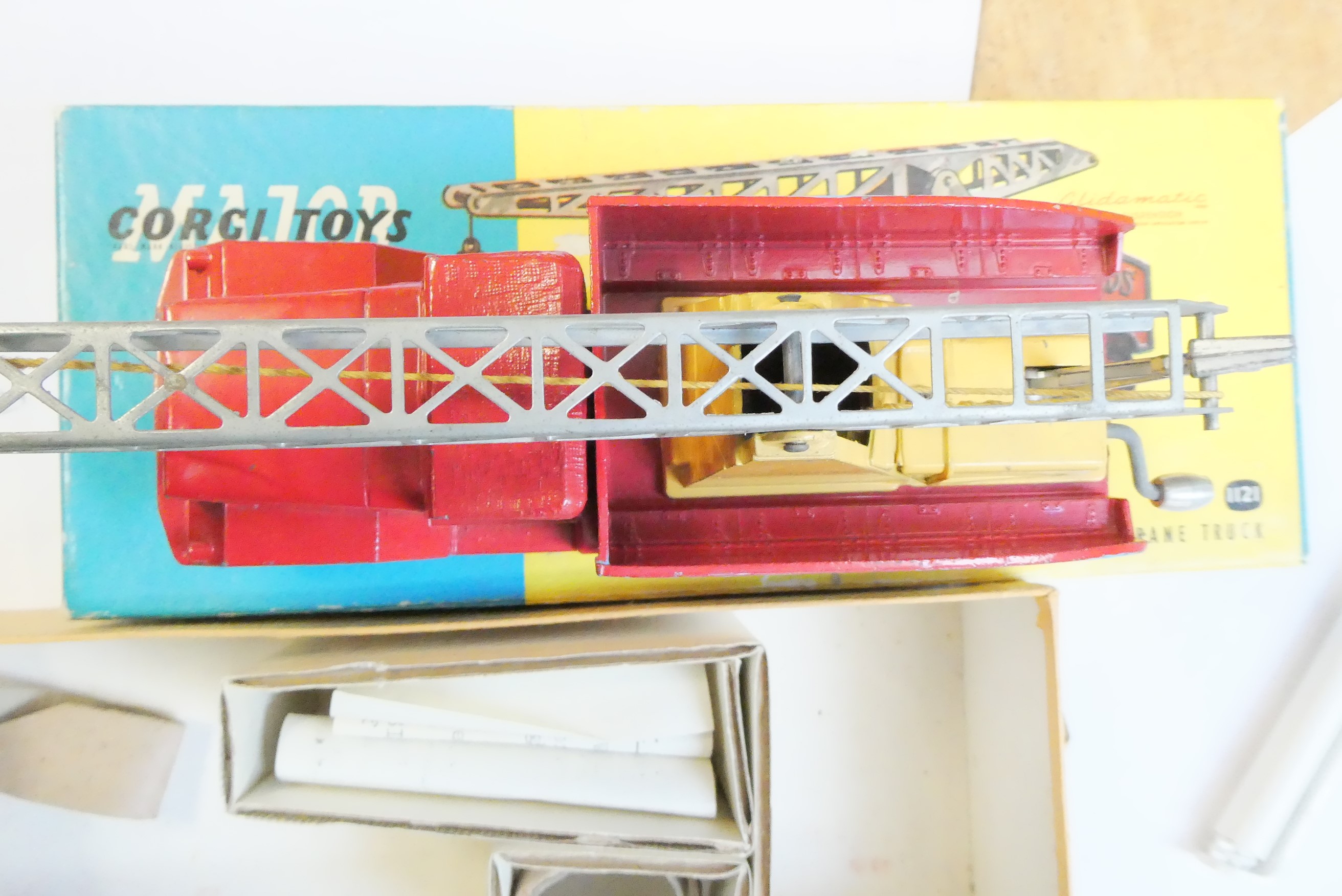 Corgi 1121 Chipperfields Circus crane truck Image