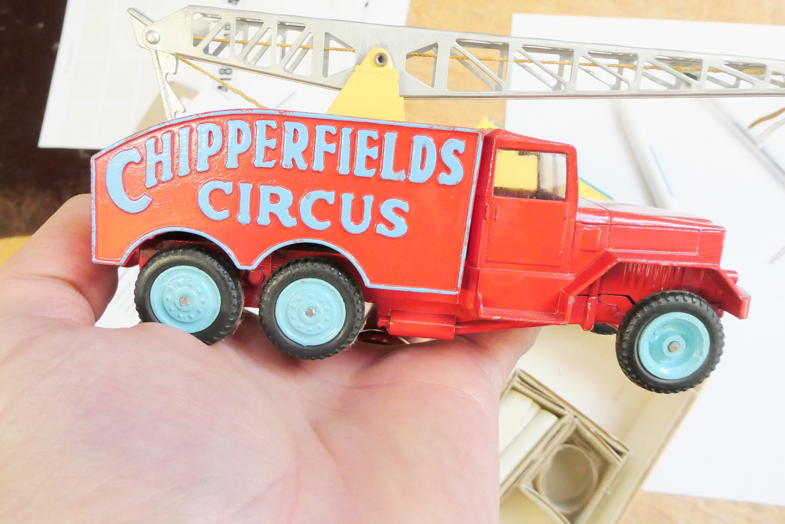 Corgi 1121 Chipperfields Circus crane truck Image