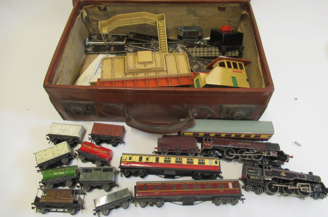 Playworn Hornby Dublo 3-Rail rolling stock Image