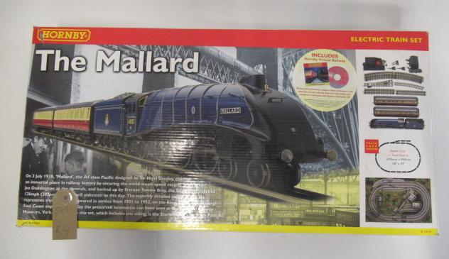 Hornby Mallard train set Image