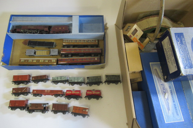 Hornby Dublo 3-Rail trains comprising Duchess of Atholl Image