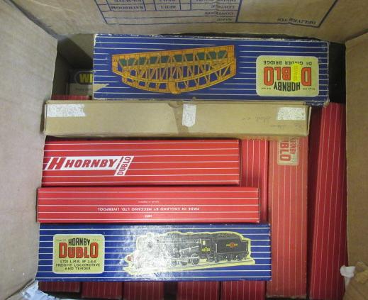 A quantity of Hornby Dublo empty rolling stock boxes Image