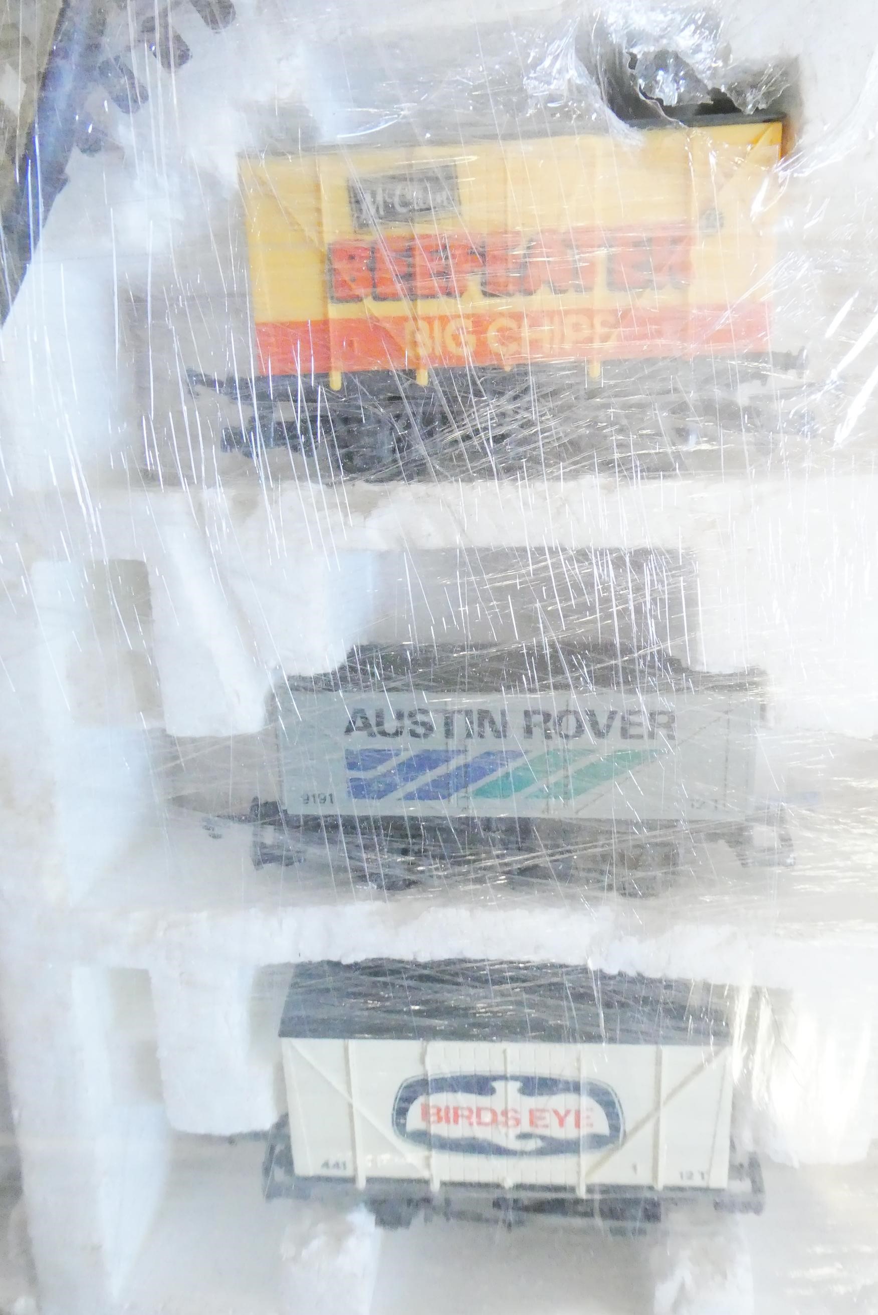 Lima Train Set with diesel locomotive and five goods wagons Image