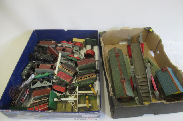 Unboxed post war clockwork Hornby trains with Type 101 locomotive Image