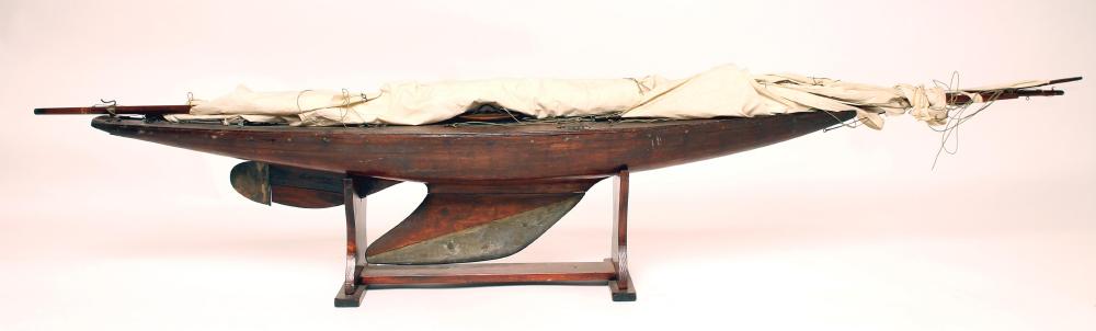 An early 20th century pond yacht Image