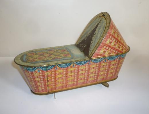 A Victory V Lozenge "Cradle" tin Image