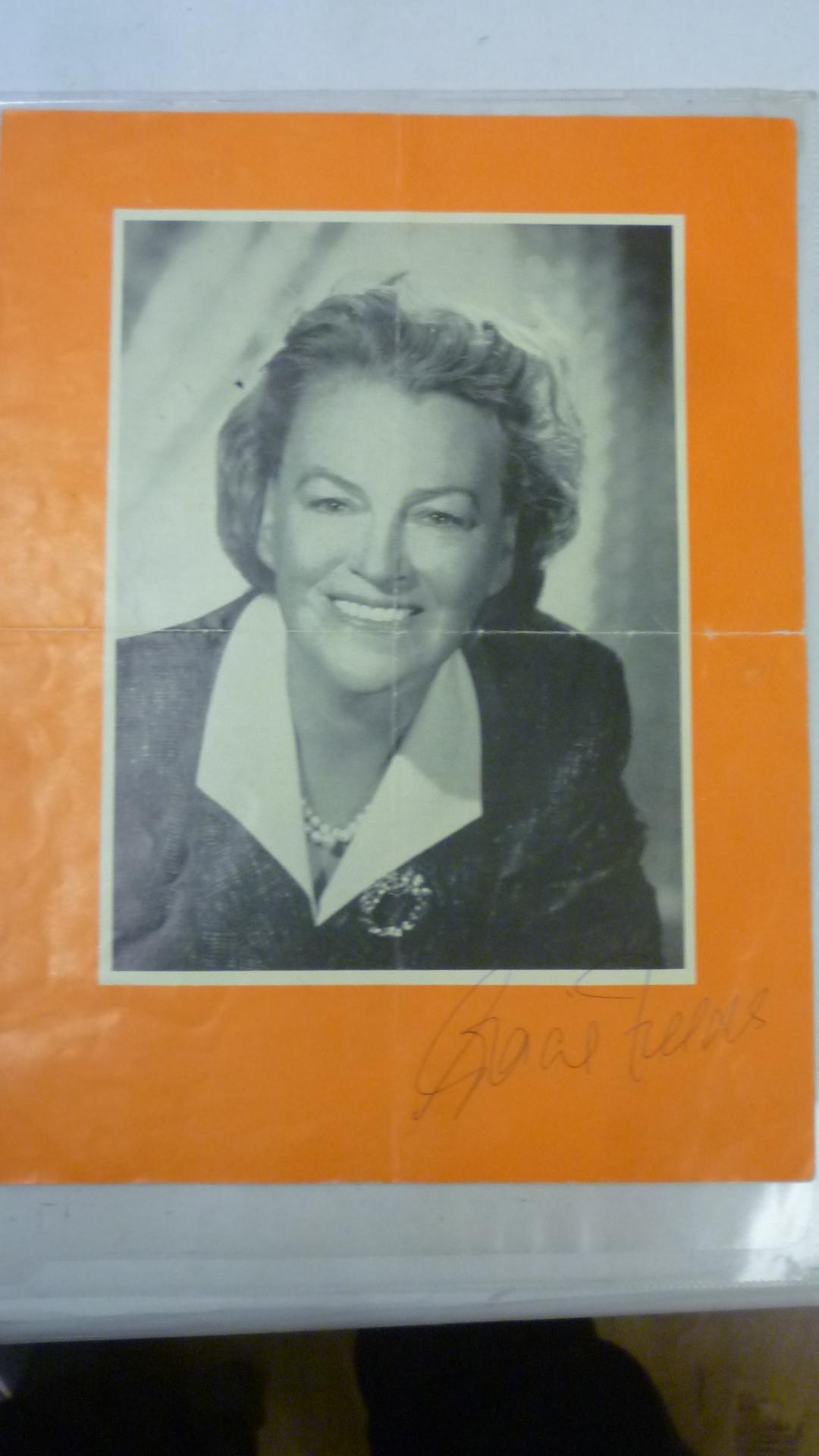 Gracie Fields autographed photo Image