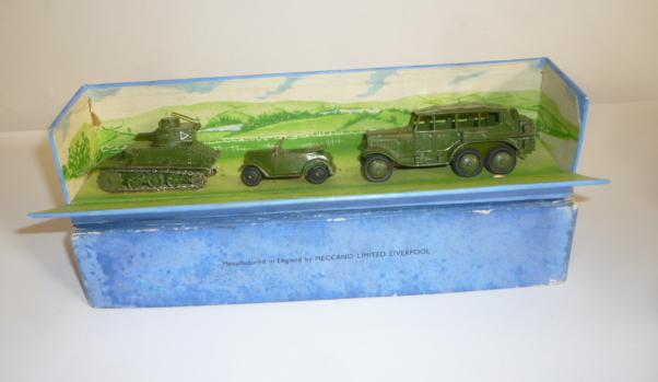 Gift Set 152 Royal Tank Corp Light Tank Unit comprising 152a Tank Image