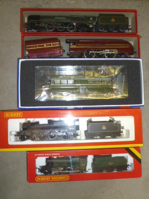 Five locomotives comprising Hornby B.R. Class 5 Image