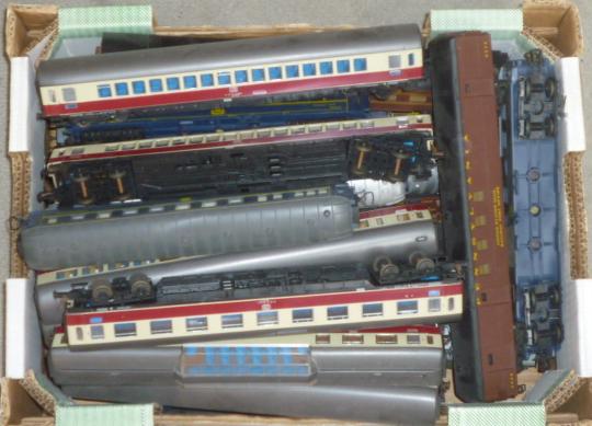 Playworn passenger rolling stock by Lima Image