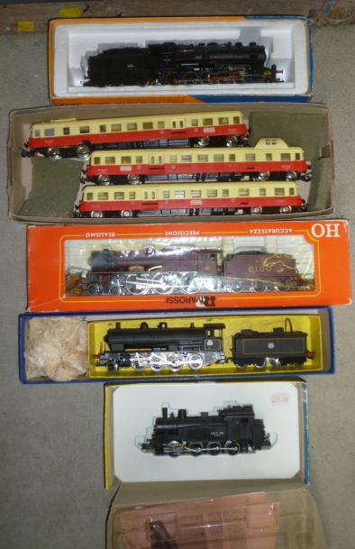 Five HO scale locomotives comprising Roco S.N.C.F. 824C Class Image