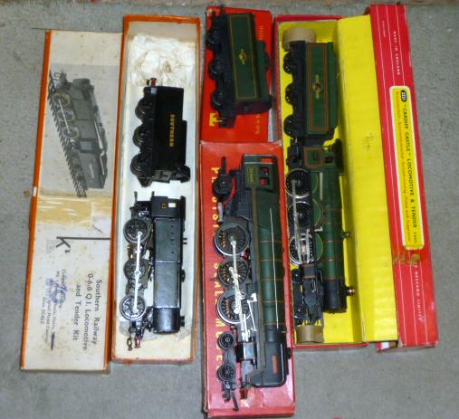 Hornby Dublo Cardiff Castle S.R. kit built Q1 locomotive and Triang Britannia (no tender) Image