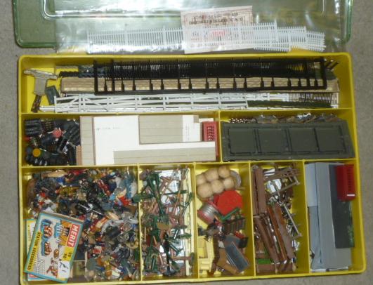 Trackside accessories and figures including station staff Image